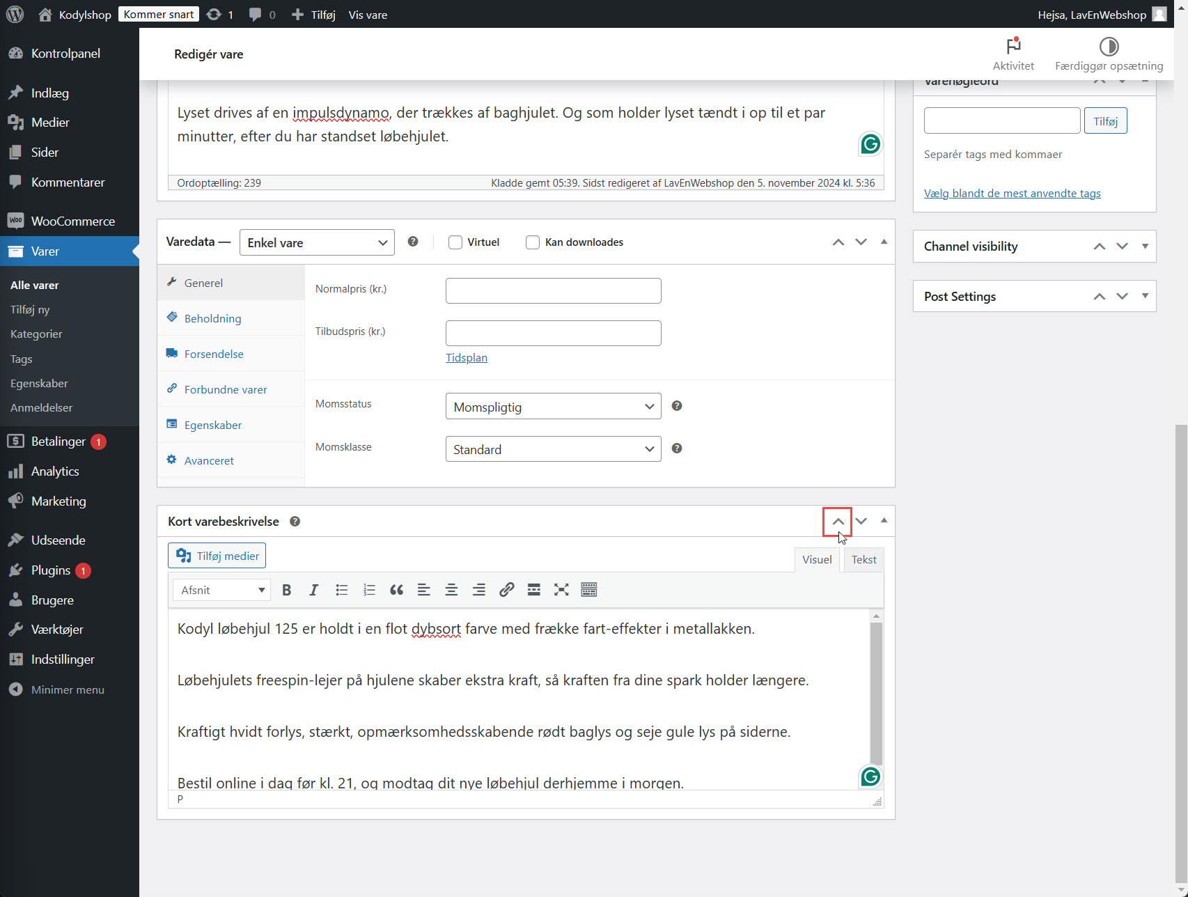 WooCommerce opsætningsskærm for produktegenskaber, som kunder bruger til at sammenligne varer, inklusive pris, lagerstatus og vægt.